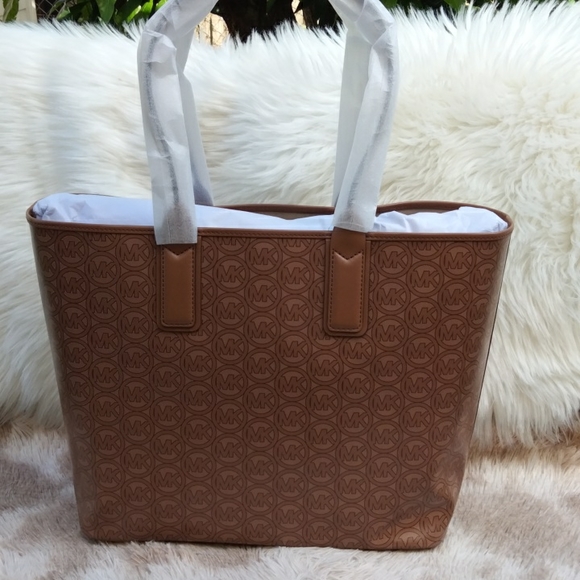 🆕 Michael Kors Tote - Picture 7 of 7